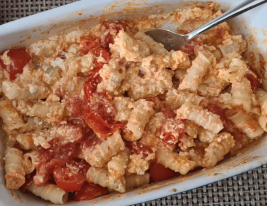 Baked Feta Pasta in Auflaufform